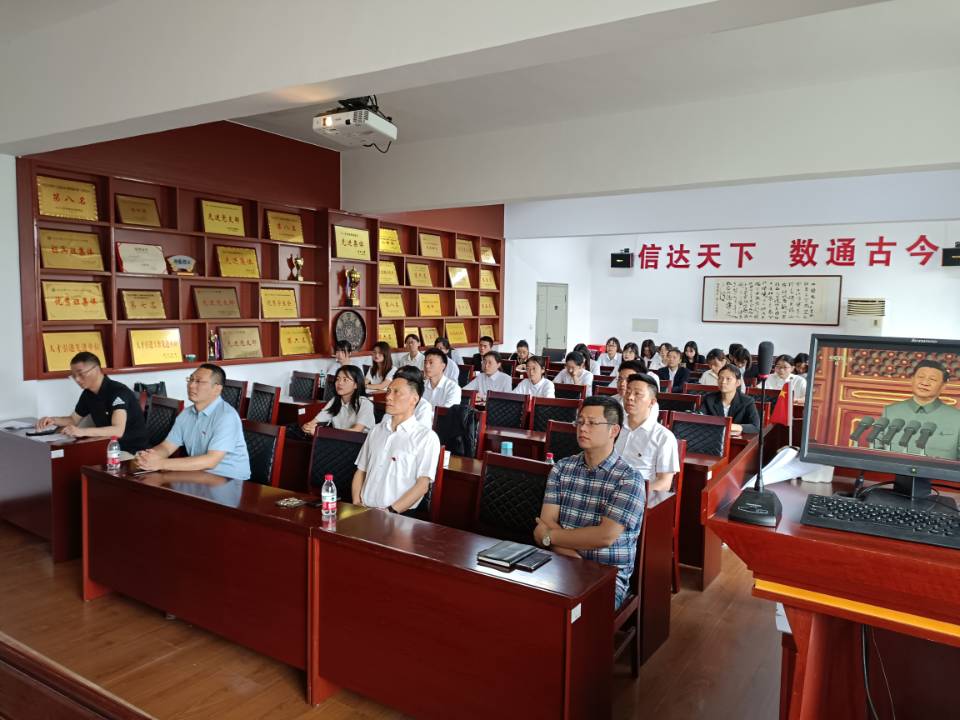 信数公司8教406会议室46人收看现场.jpg